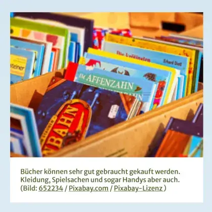 Man sieht eine Kiste mit Büchern.